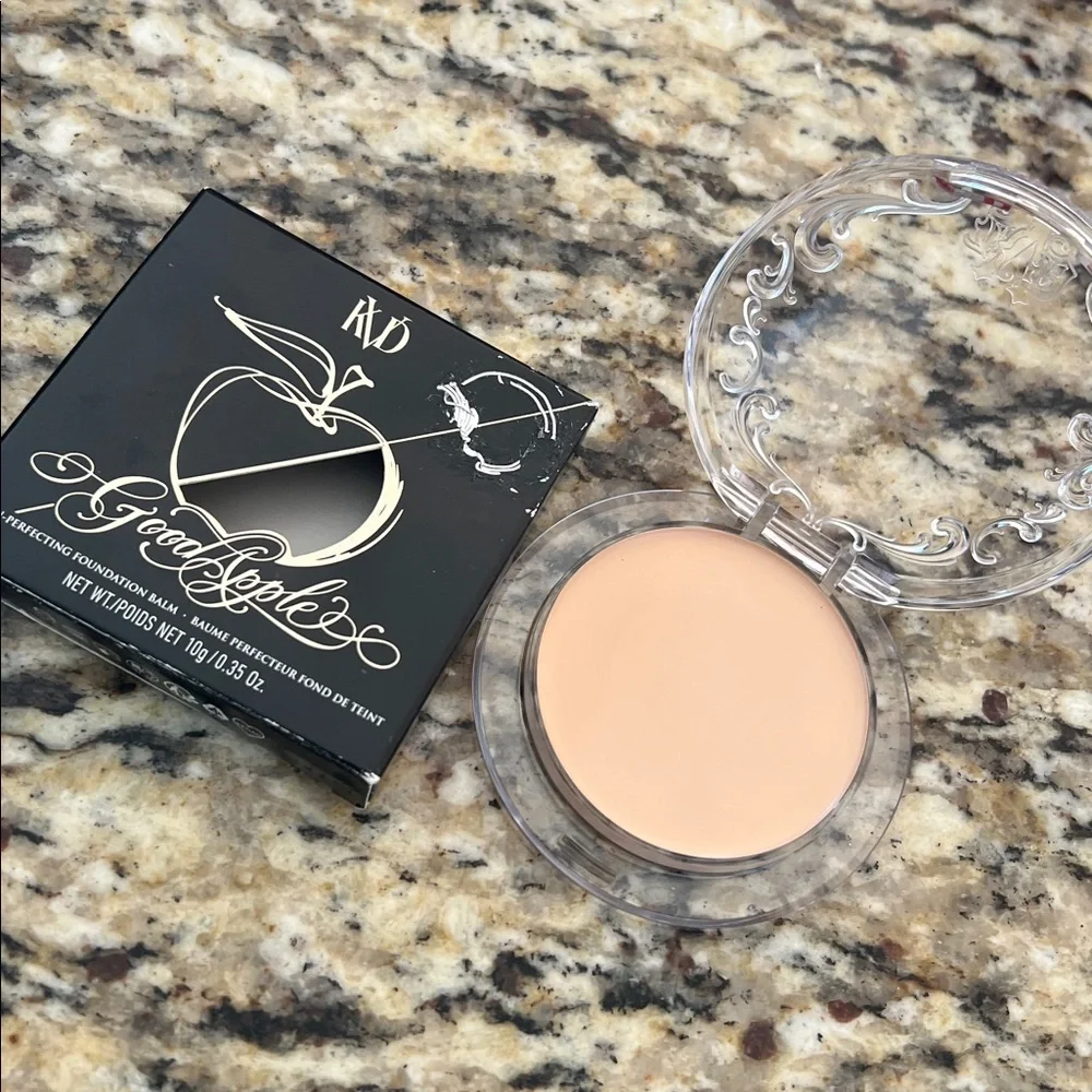 ⚡️💕KVD Light 004 Good Apple Skin-Perfecting Foundation Balm